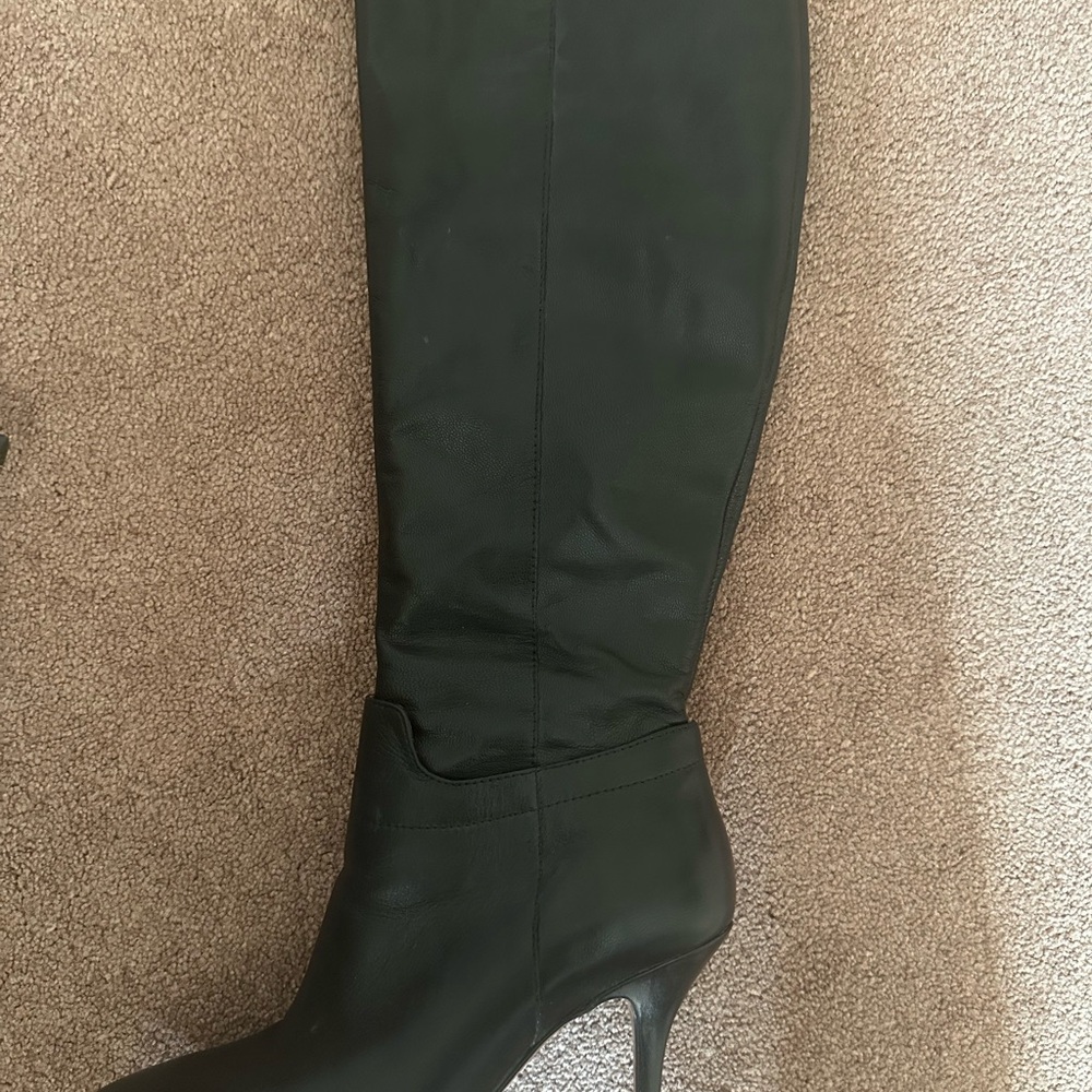 Elegant Black Knee-High Women's Boots